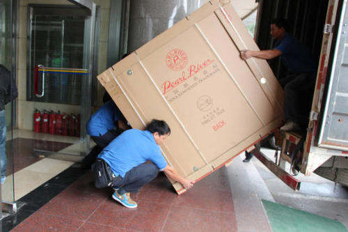 乌鲁木齐钢琴贵重工艺品无忧运